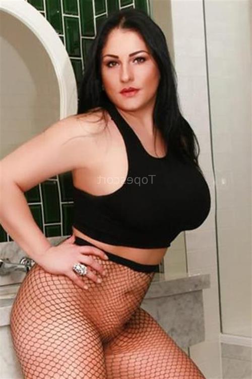 Rawchen, 25, Torshälla, Incall eskort