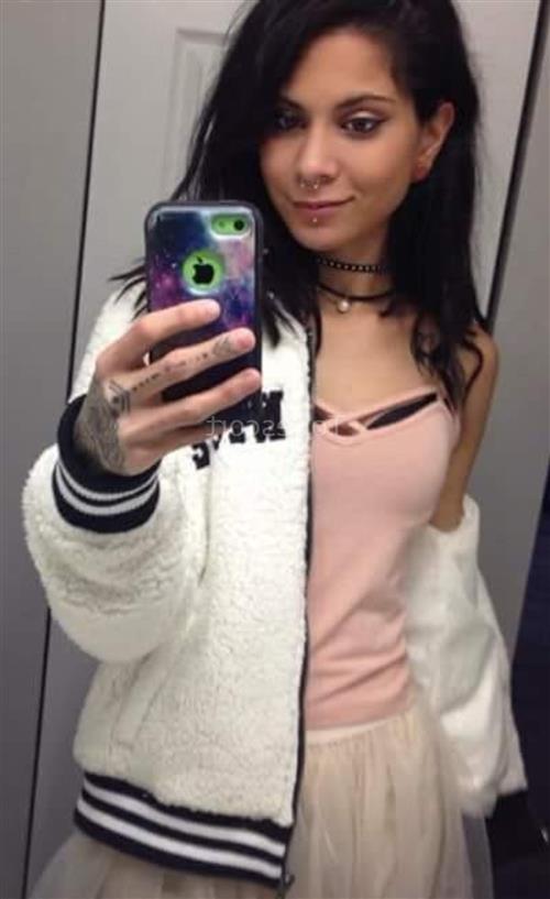 Yava, 19, Torshälla, Privat eskort