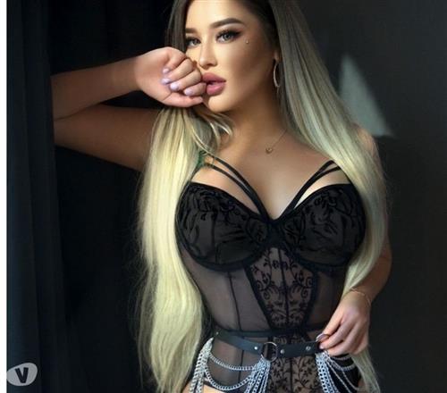 Kyung-Hwa, 21, Kungälv, Outcall eskort